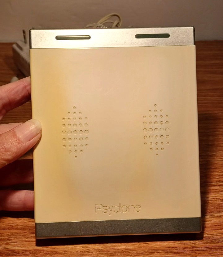 Psyclone PX 6502 Charge Station for Wii Rechargeable Batteries & Pad UNTESTED