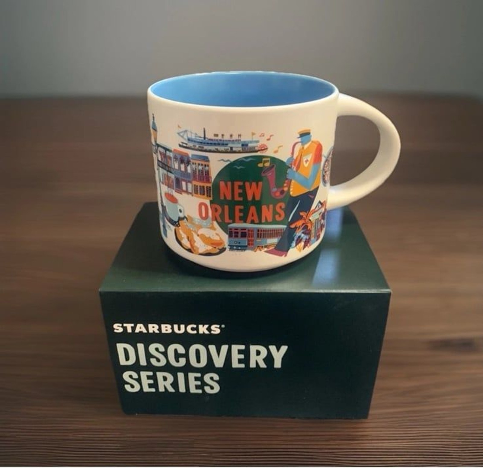 NEW Starbucks NEW ORLEANS Discovery Series Mug 14 0z 2024 in hands