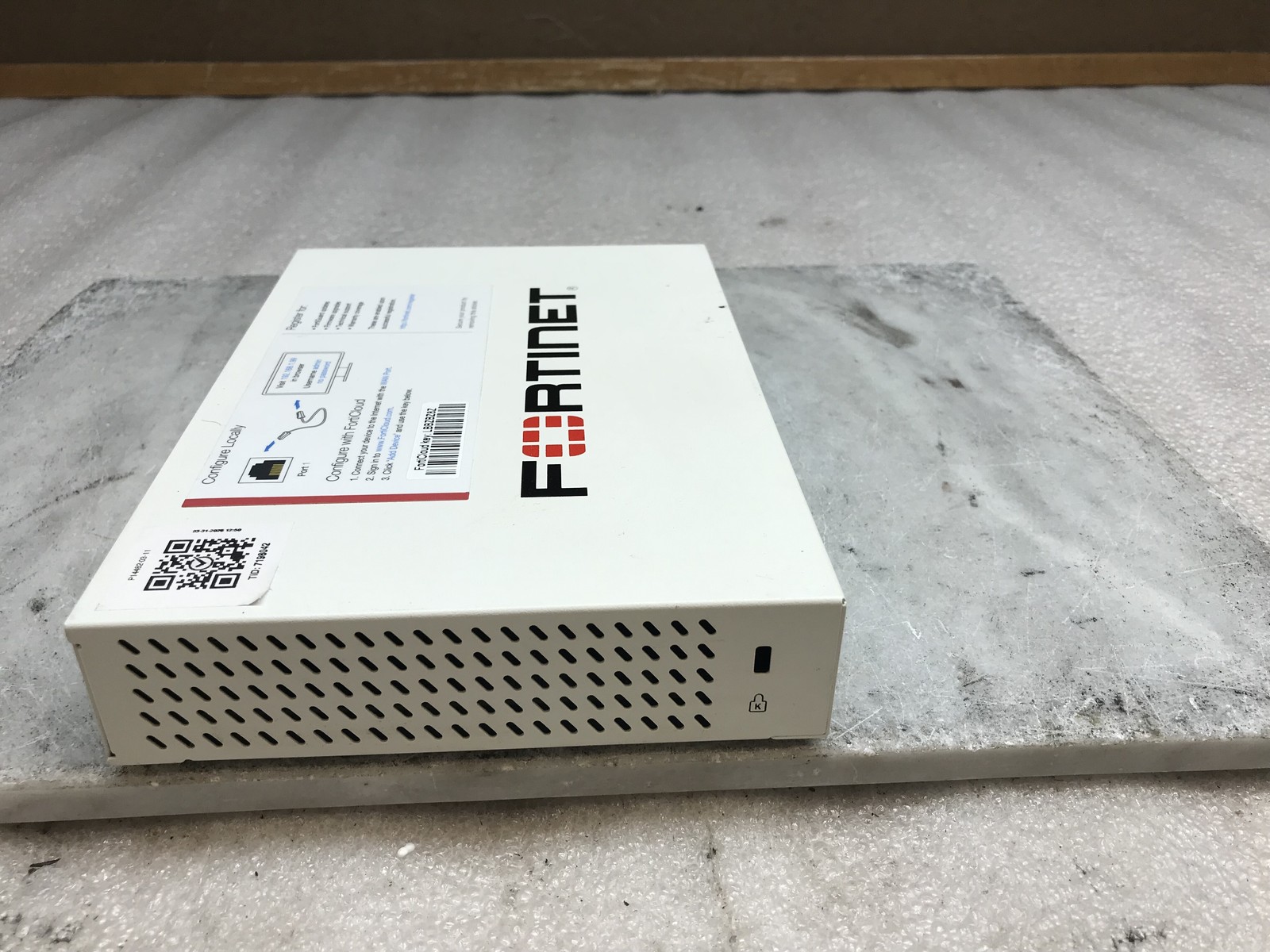 Fortinet Fortigate-60D FG-60D Firewall Security Appliance 12Vdc 2.5a