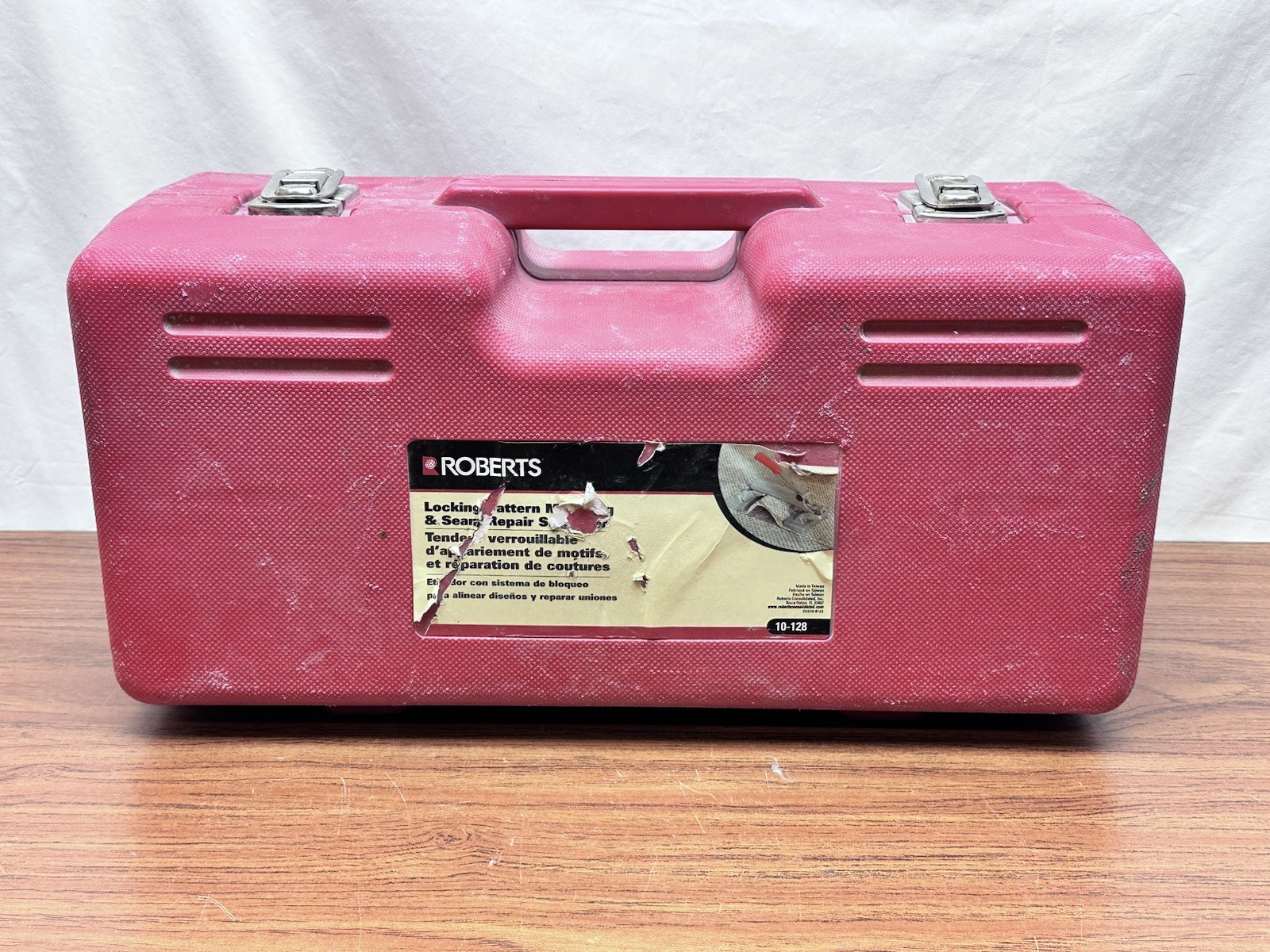 Roberts 10-128 Locking Pattern Matching & Seam Repair Carpet Stretcher