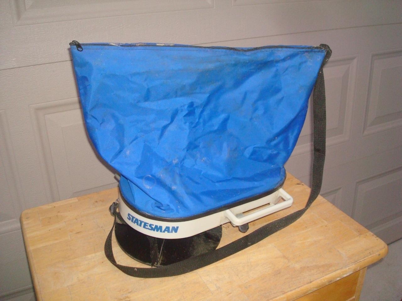 Statesman 2700AS Handheld Shoulder Seeder Spreader Calibrated Bag 25 lbs - Nice