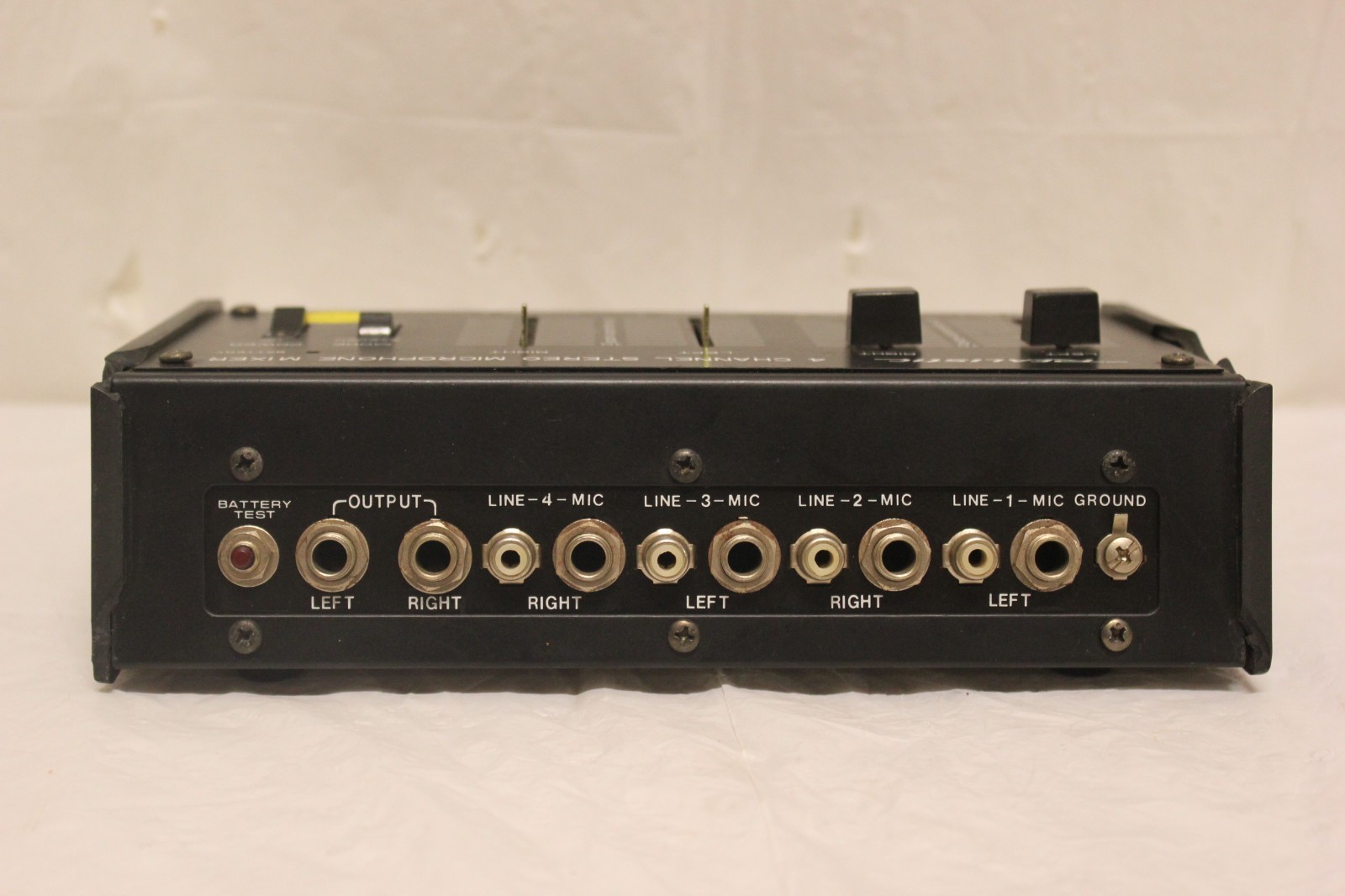 Realistic 4 Channel Microphone Mixer 32-1105 C3