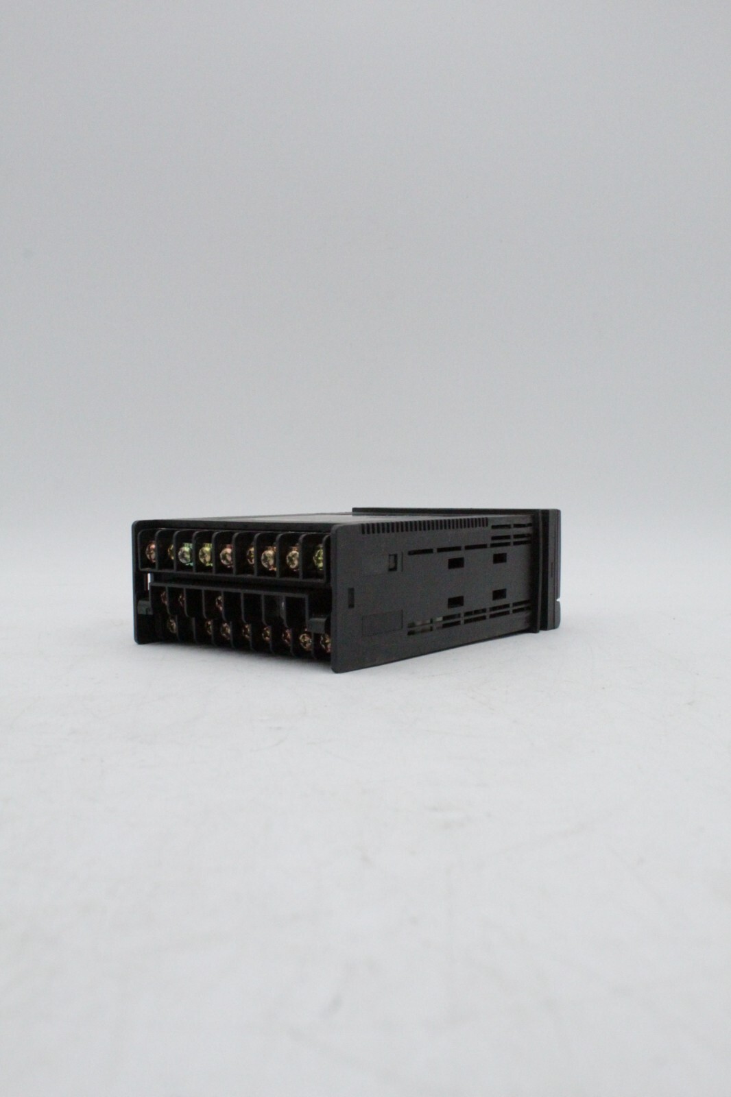 Omron K3NX-AD1C Digital Panel Meter (Missing a few wire screws)