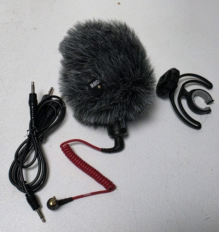 Rode VideoMicro Compact On-Camera Shotgun Microphone w/ Windscreen