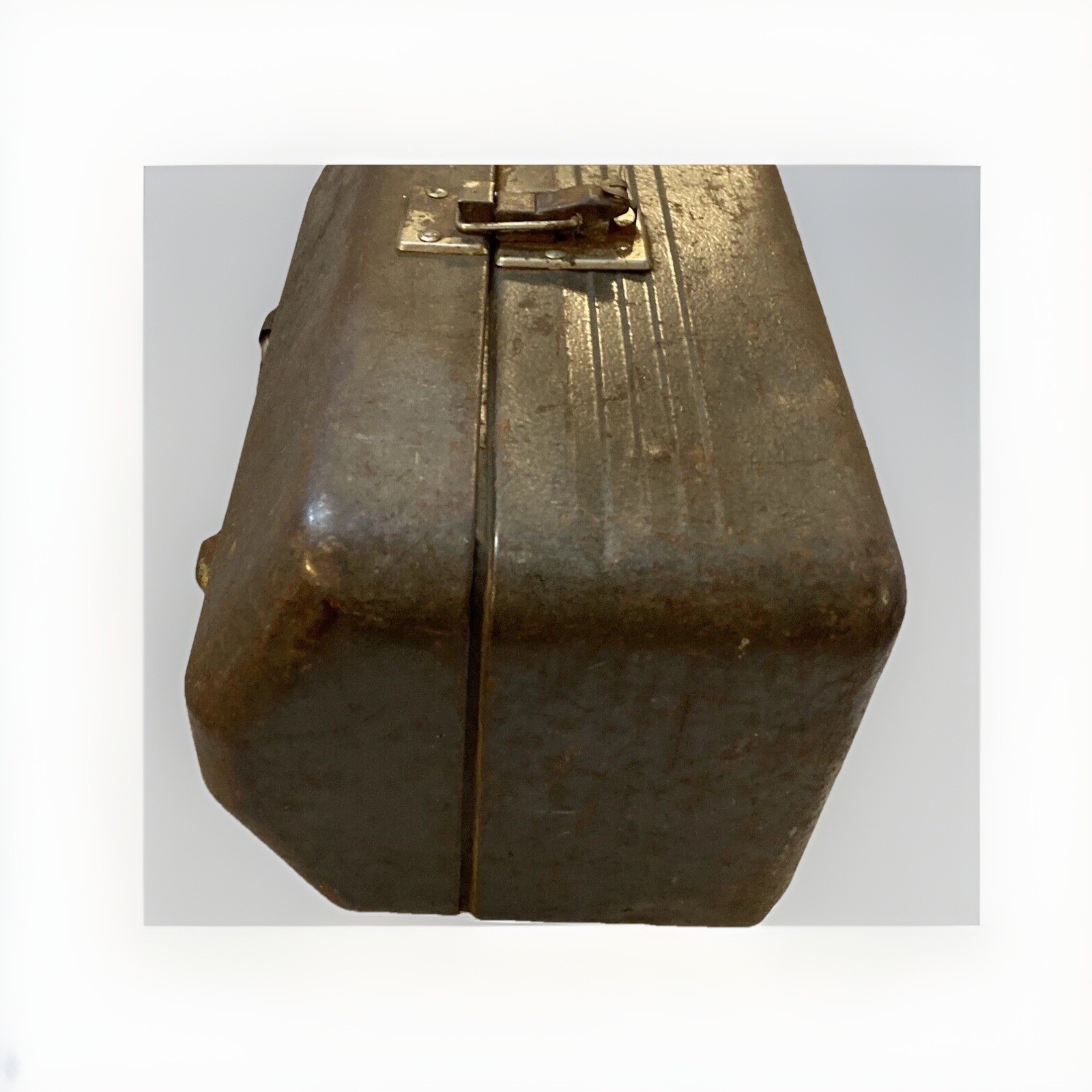 Antique Metal Toolbox/Tacklebox