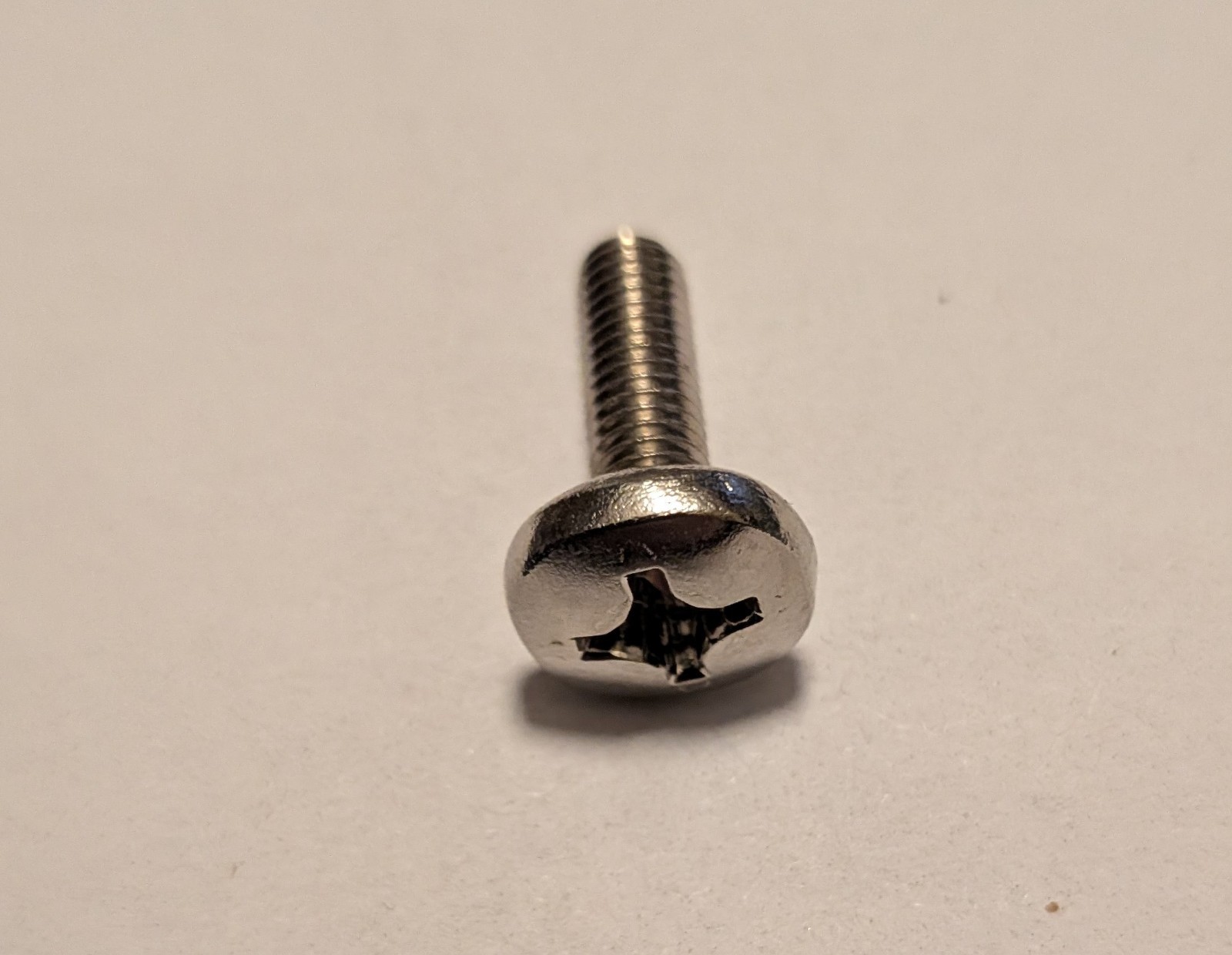 20  3/4" Long Phillips IT Network Rack Mounting screws  10-32