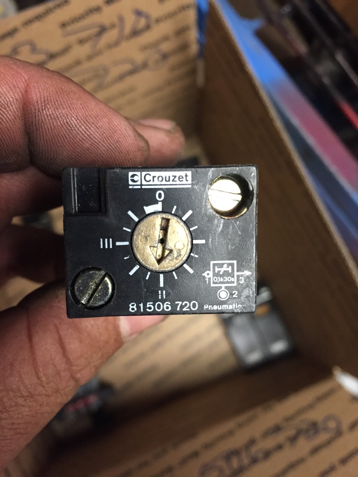 CROUZET 815-06-720 PNEUMATIC TIME DELAY 0.1-30SEC Sub Base Mounted Timer Relay
