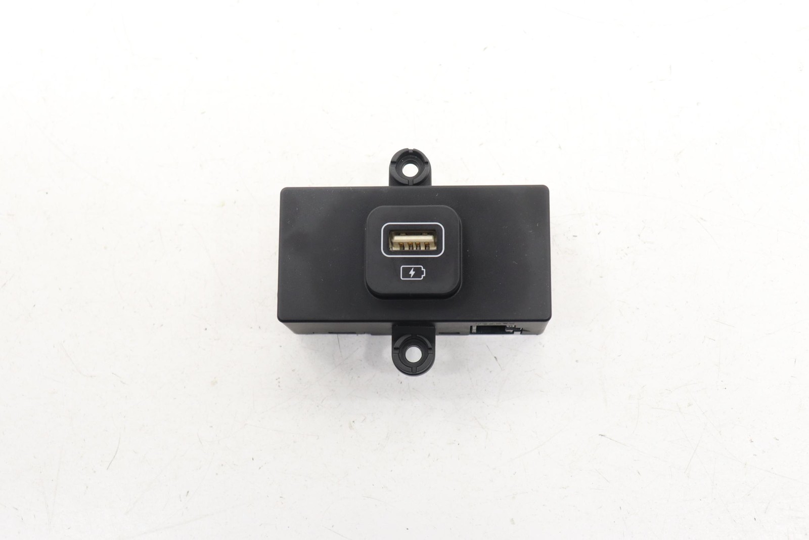 2021-2025 KIA SORENTO REAR RIGHT OR LEFT SEAT USB CHARGING PORT OEM 96125P2600WK