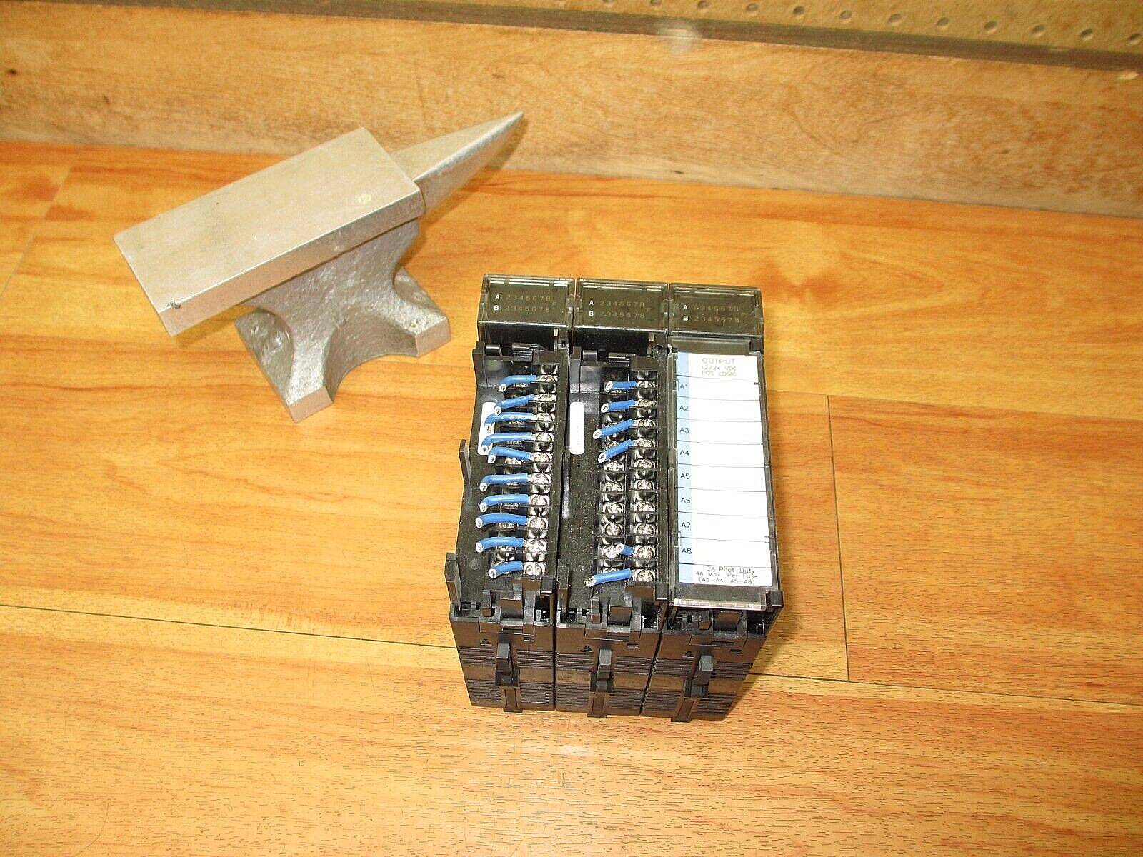 GE Fanuc IC693MDL730C (LOT OF 3) *USED* Output Module IAC PLC