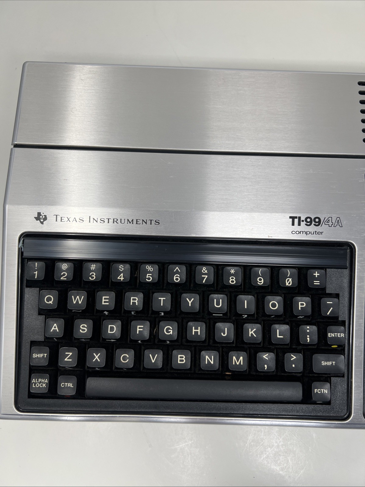 Texas Instruments Ti-99/4A Vintage Home Computer Lot With Booklets UNTESTED (UU)