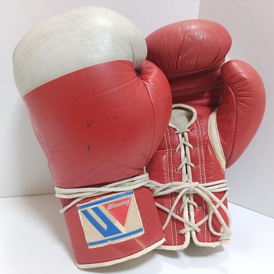 Winning Boxing Gloves 10oz FP-800H Red White Genuine Leather Used Discontinued