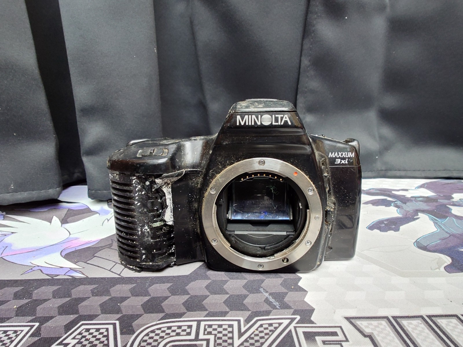 Minolta Maxxum 3Xi 35mm SLR Film Camera Body Only Untested For Parts As Is