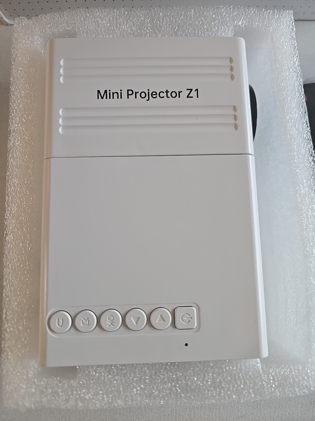 LED Mini Projector Z1 WITH REMOTE -BUNDLE