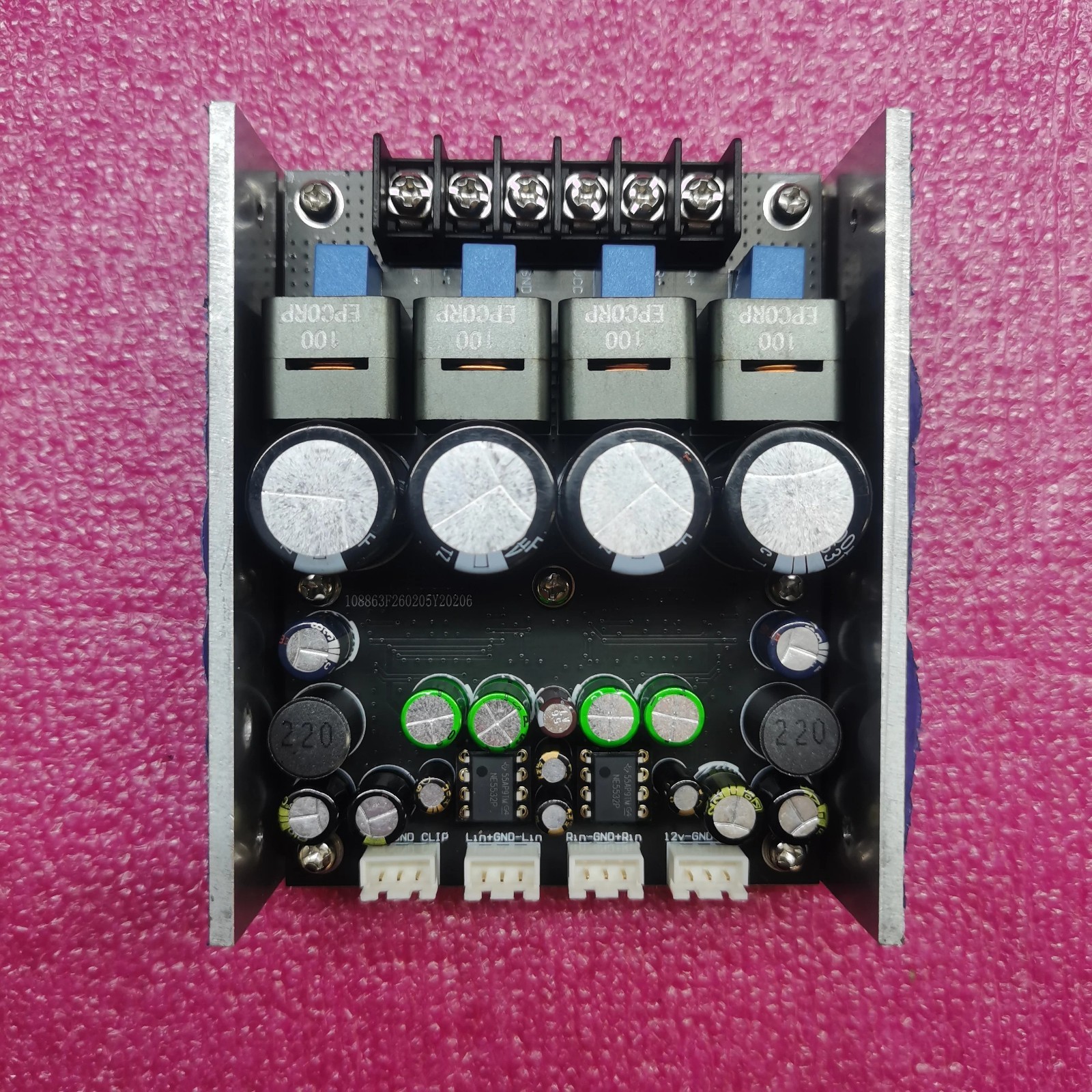 TPA3255 Audio Amplifier Dual-Chip PBTL Balanced Input PFFB Feedback 300W