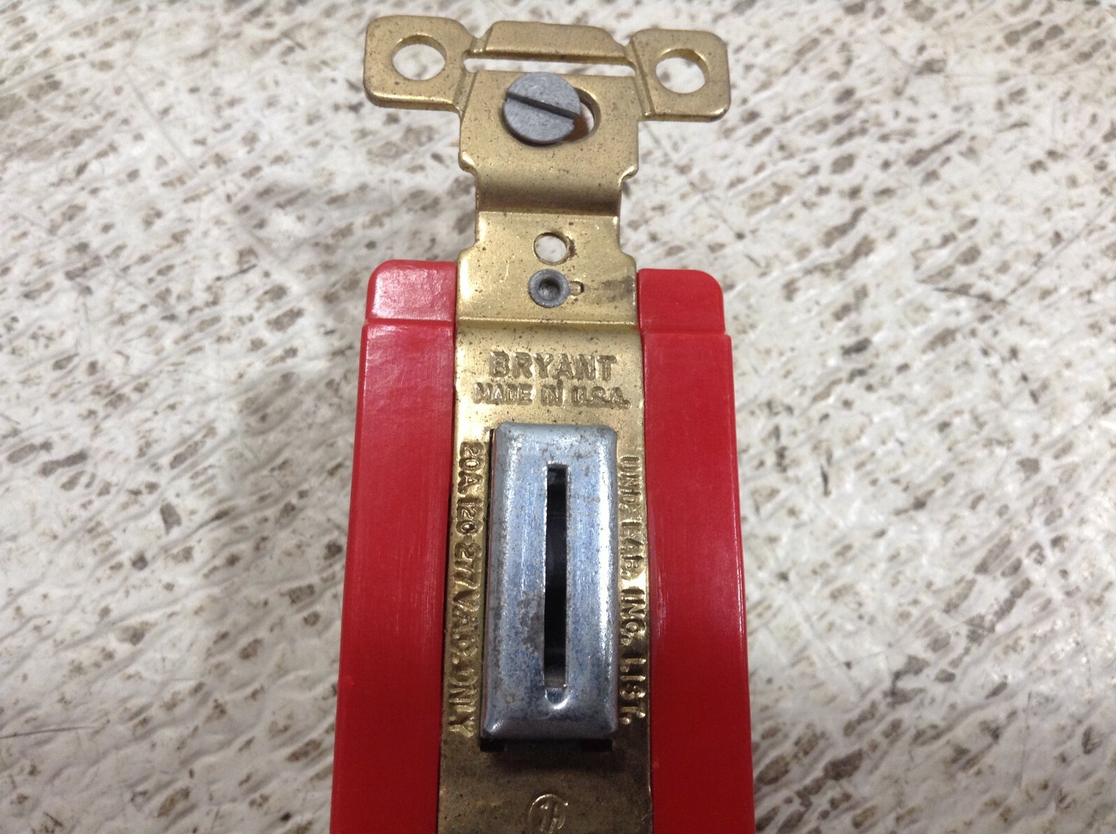 Bryant Key Toggle Switch 20/10 Amp 120/277 VAC Red (TB)
