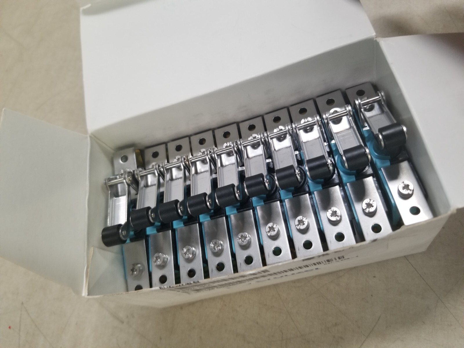 Box of 10 - 61T6914 Crouzet Switch Technologies 83241004 Microswitch, Button