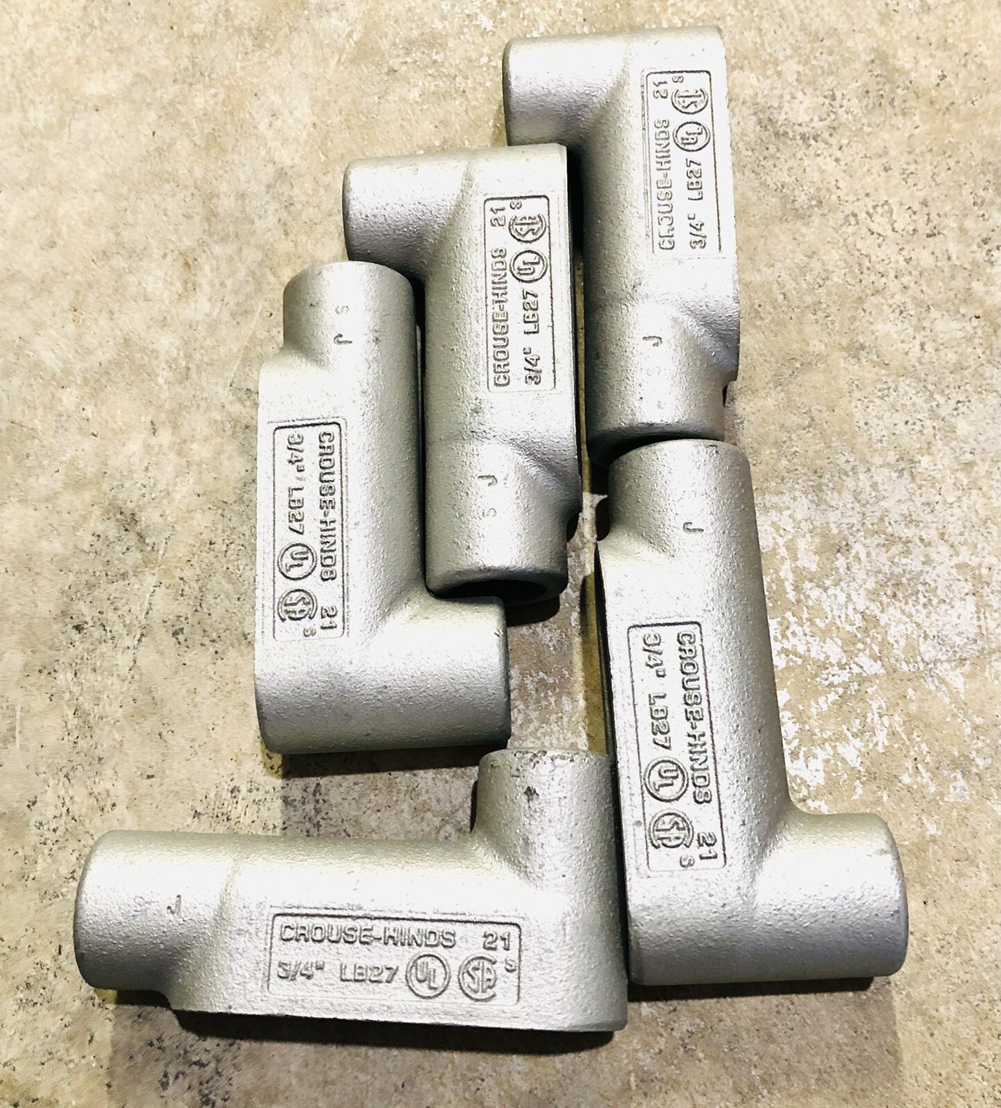 LOTS OF 5 CROUSE HINDS 21 3/4'' LB27