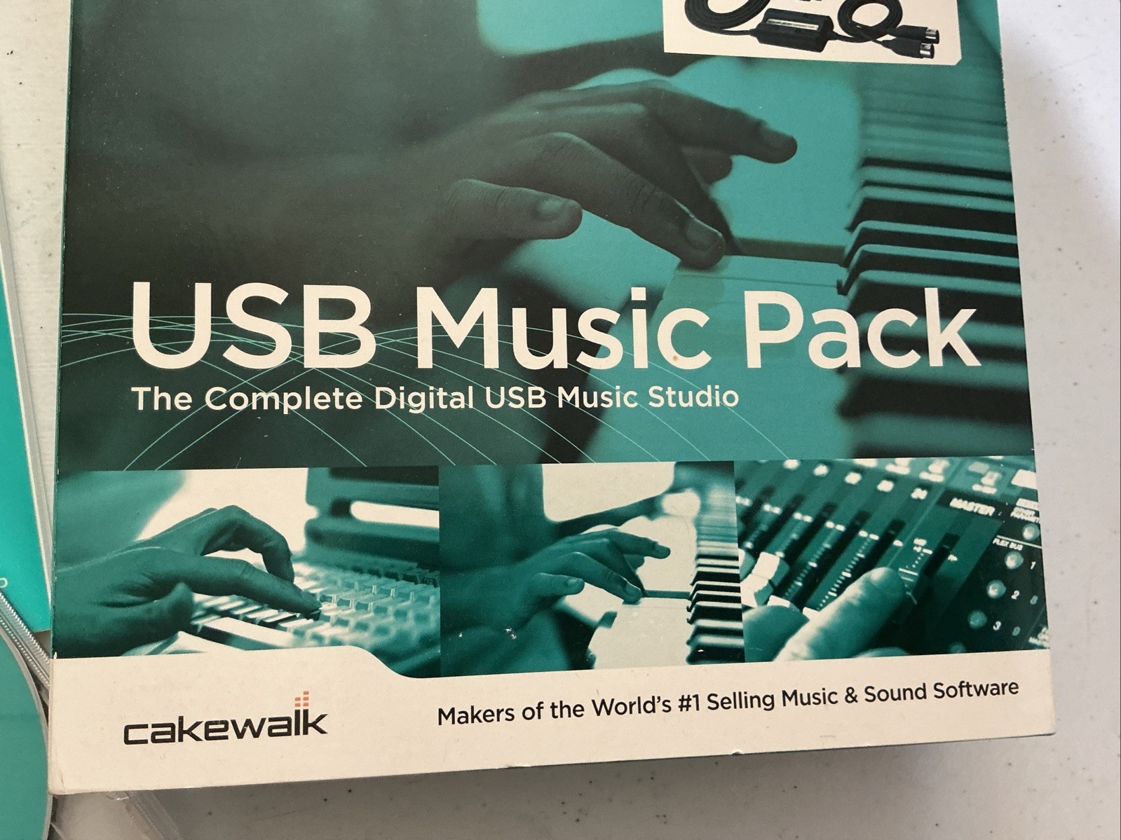 Cakewalk USB MIDI Interface UM-1g And Music Recording Software Open Box