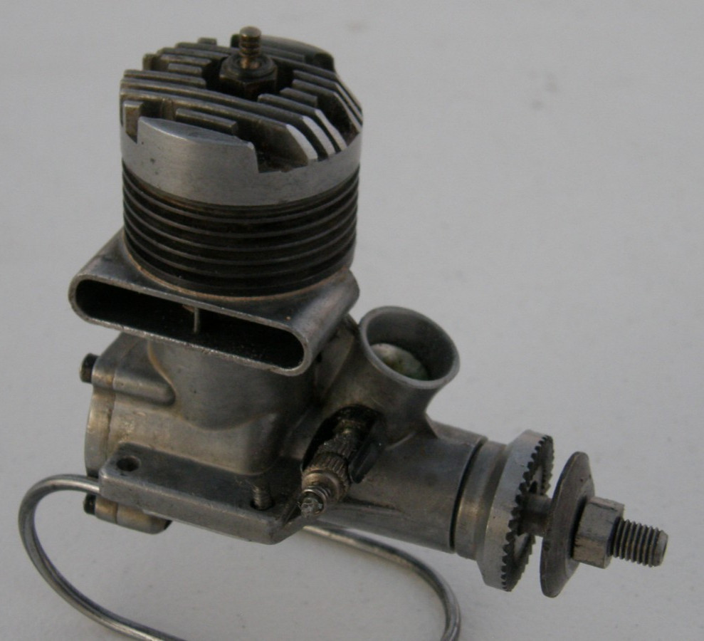 1962 OS MAX-lll 35X STEEL FIN GAS/NITRO MODEL AIRPLANE ENGINE