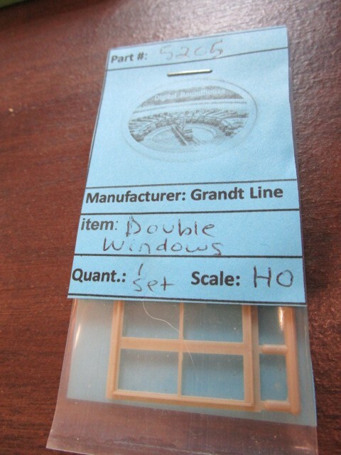 Grandt Line HO #5205 WINDOWS DOUBLE HUNG, 65″ x 92″ -Details Below