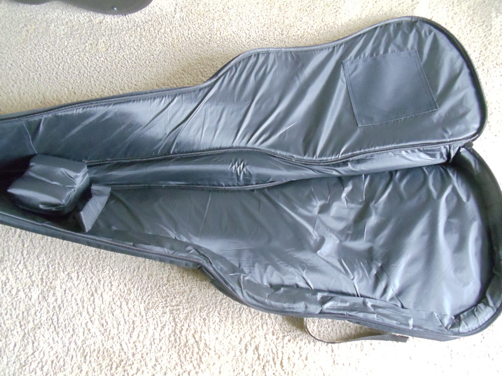 Durable Soft Electric Bass Case: Backpack Style with Accessory Pockets REDUCED!