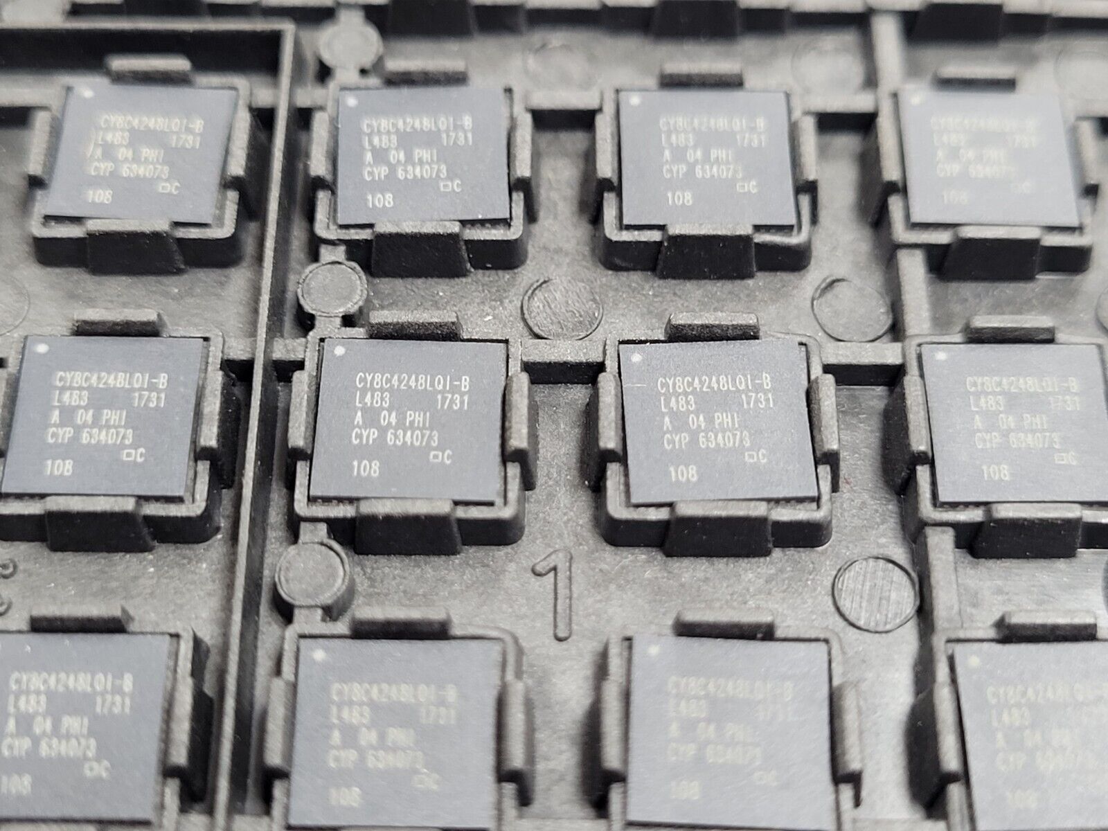 (1 PC) CY8C4248LQI-BL483 CYPRESS IC MCU 32BIT 256KB FLASH 56QFN ROHS