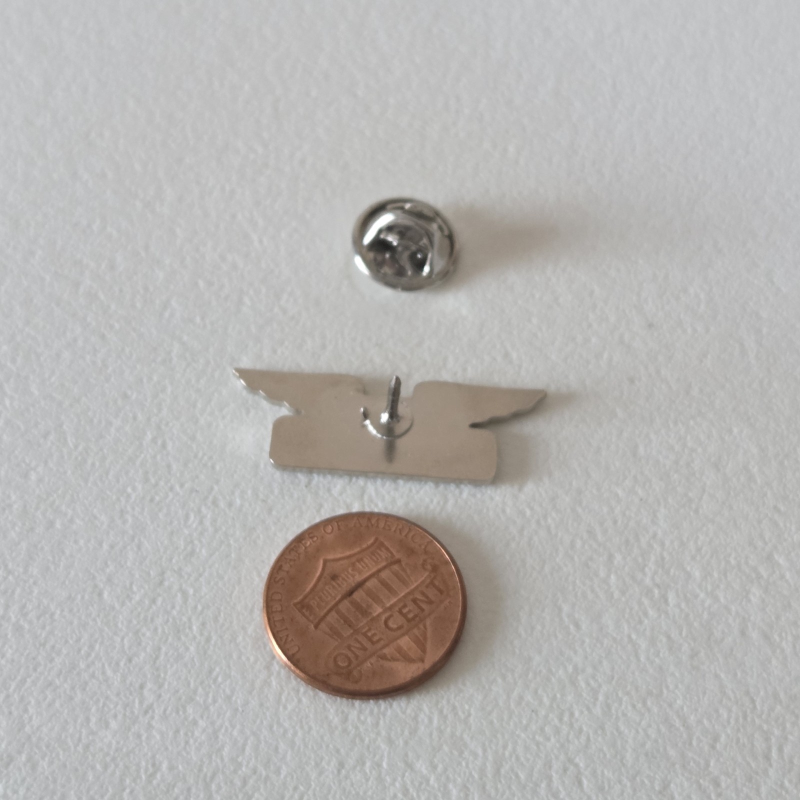 Jeppesen Wings Lapel Hat Jacket Pin Aviation
