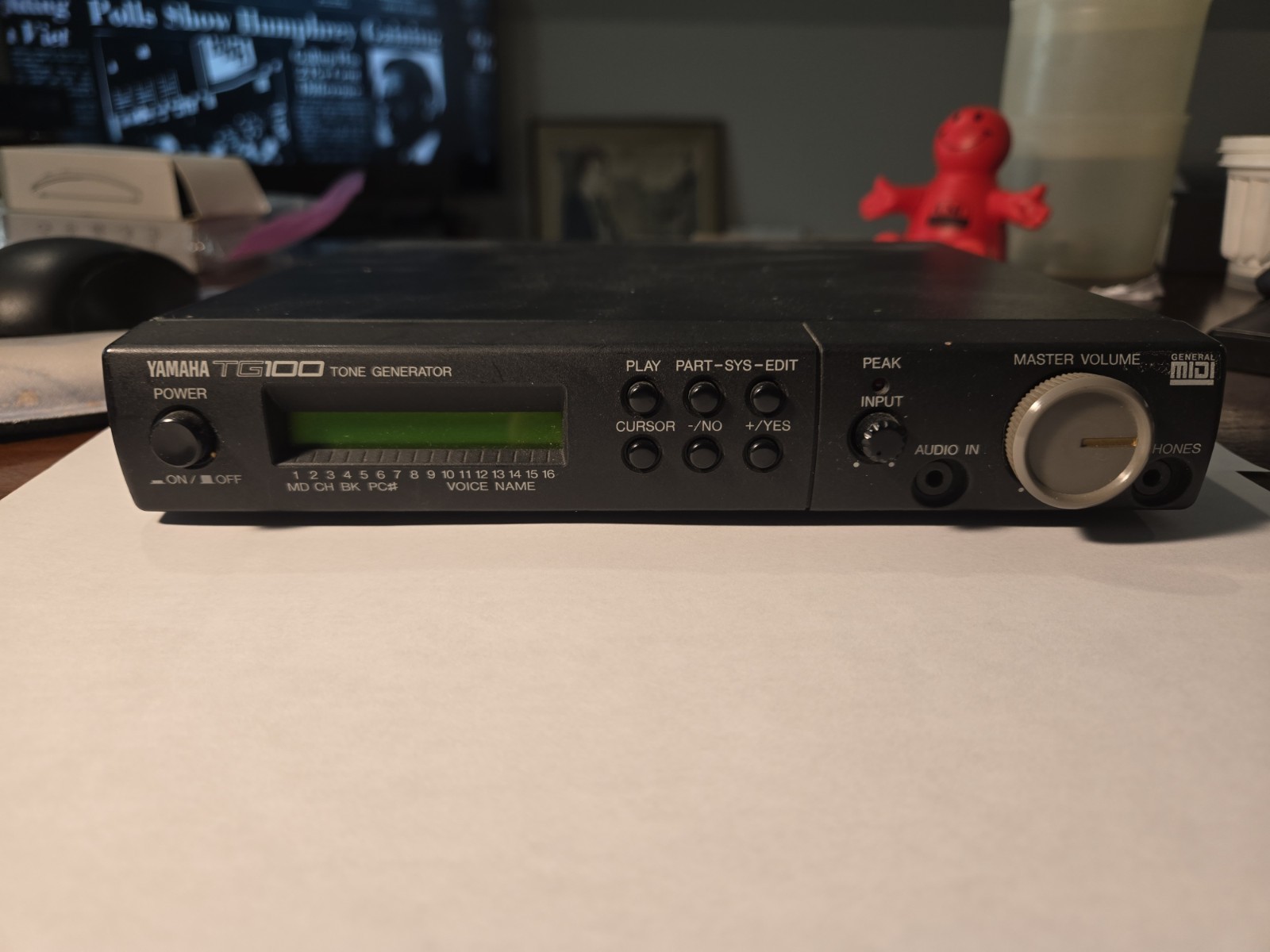 Yamaha TG100 Tone Generator Vintage Midi Sound Module UNTESTED