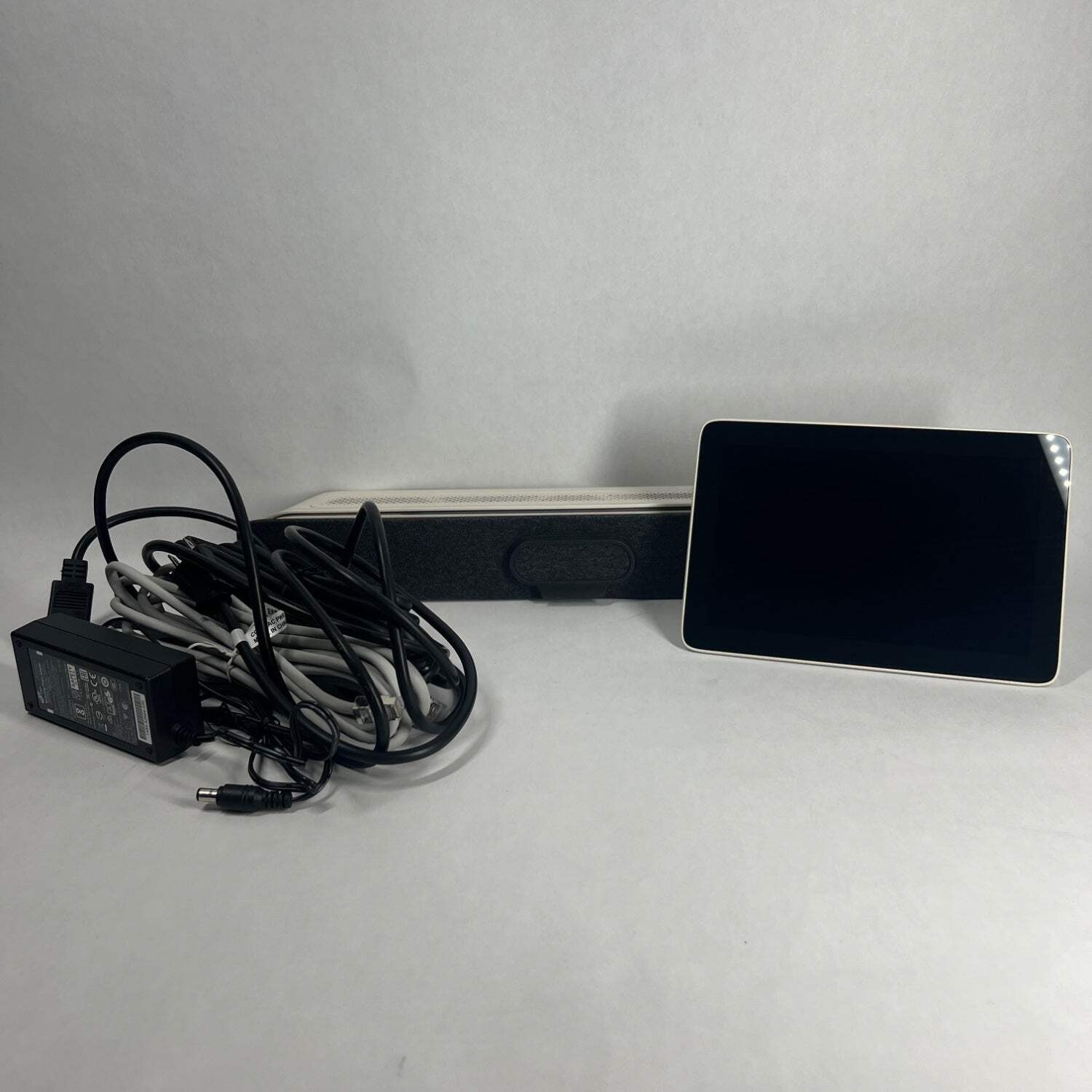 Poly Studio X30 Sound Bar P018