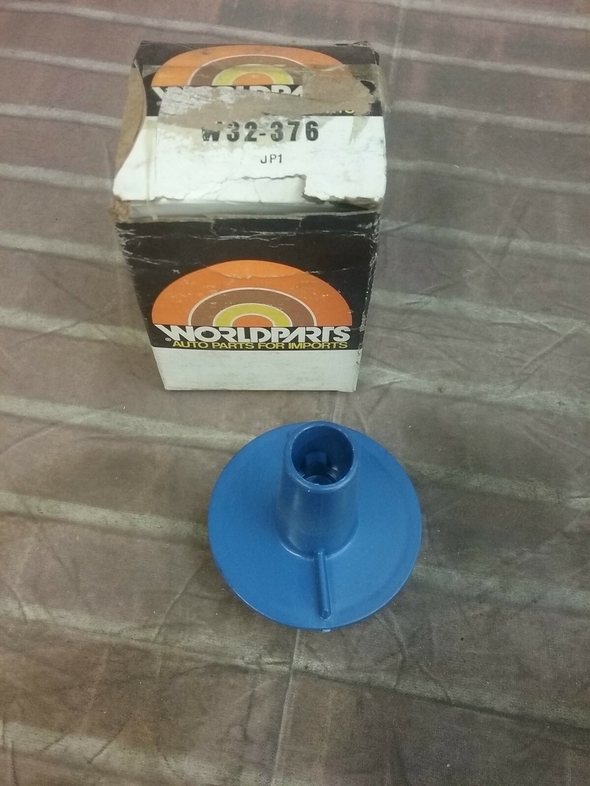 Worldparts W32-376 Distributor Cap
