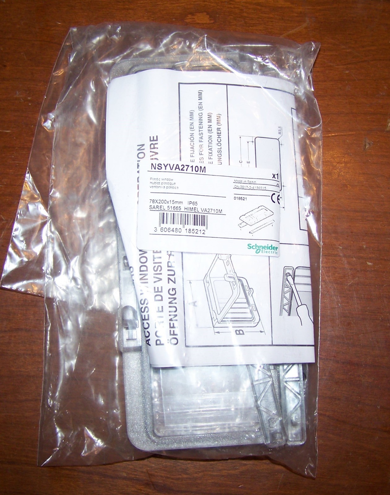 Schneider Electric NSYVA2710M Window Plastic Hinged IP65, 78x200x15mm Sarel