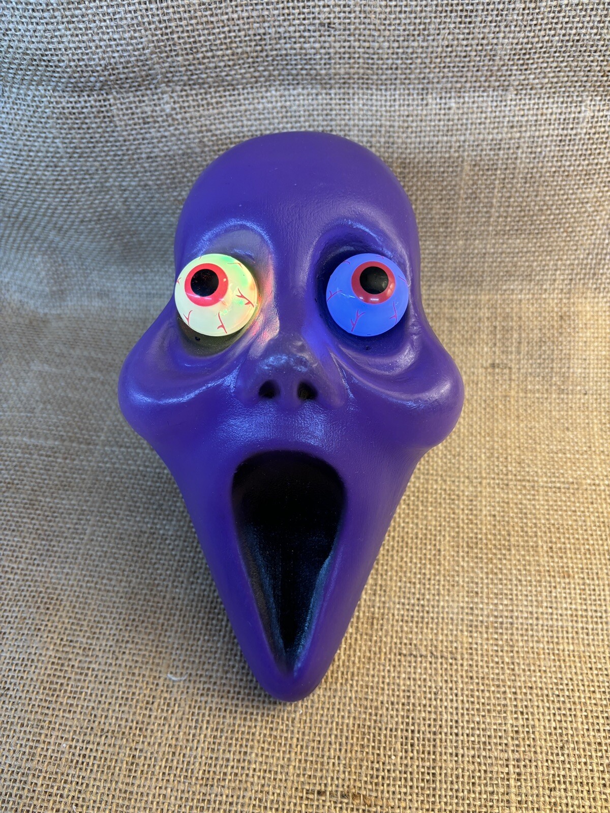 HALLOWEEN BLOW MOLD HANGING HEAD W/LIGHTED EYES PURPLE SCREAM FACE 8.5" WORKS