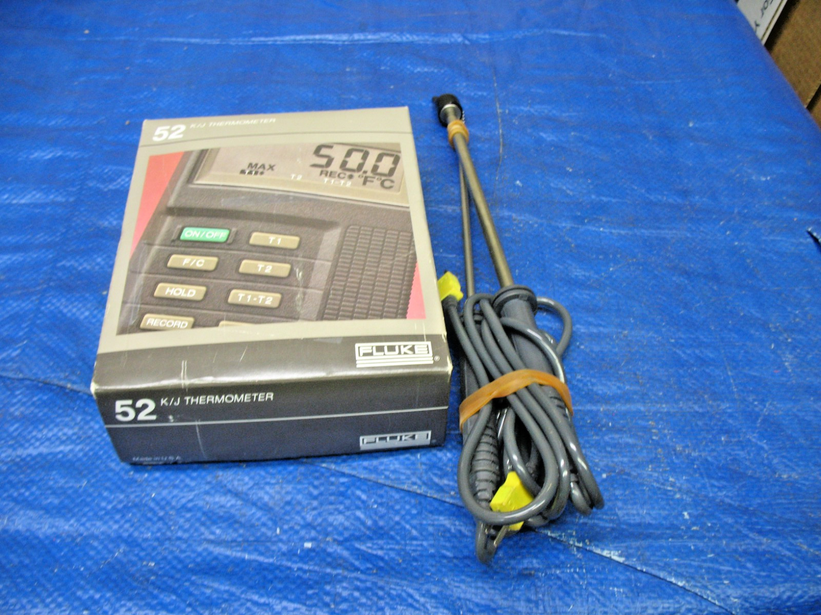 FLUKE THERMOMETER MODEL# 52 K/J DUAL-INPUT DIGITAL THERMOMETER w/probes