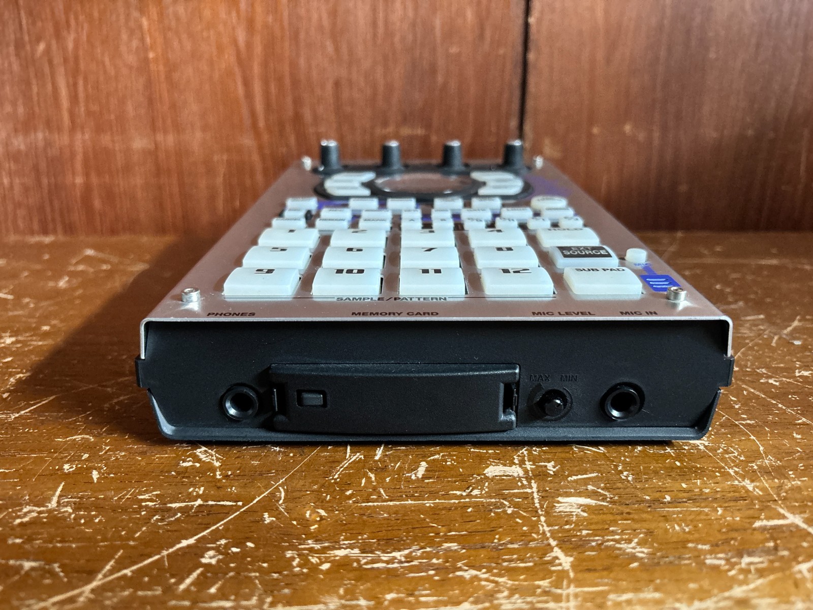 Roland SP-404 Sampling Workstation w/ power supply