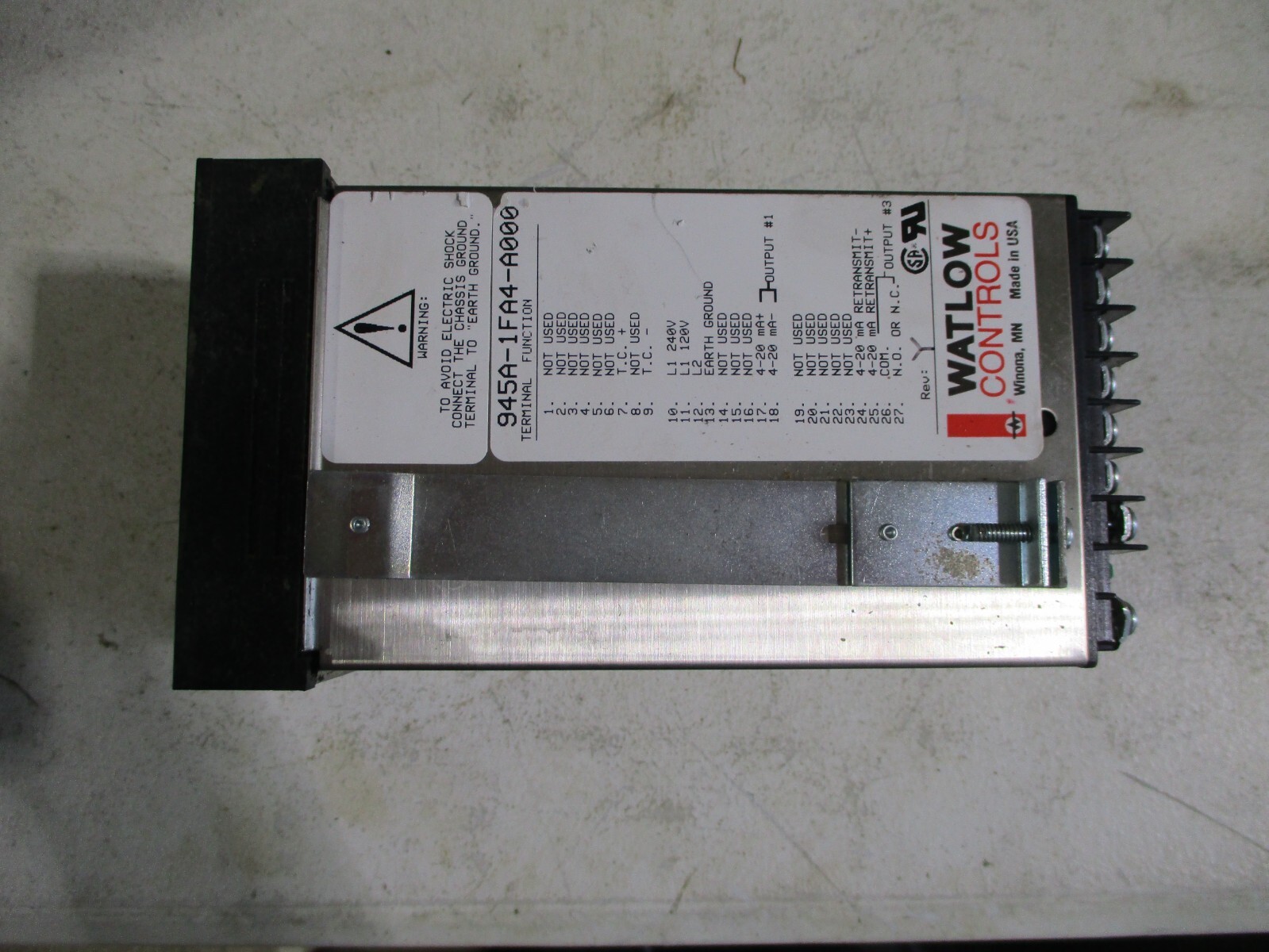 WATLOW 945A-1FA4-A000 TEMPERATURE CONTROLLER USED FREE SHIPPING