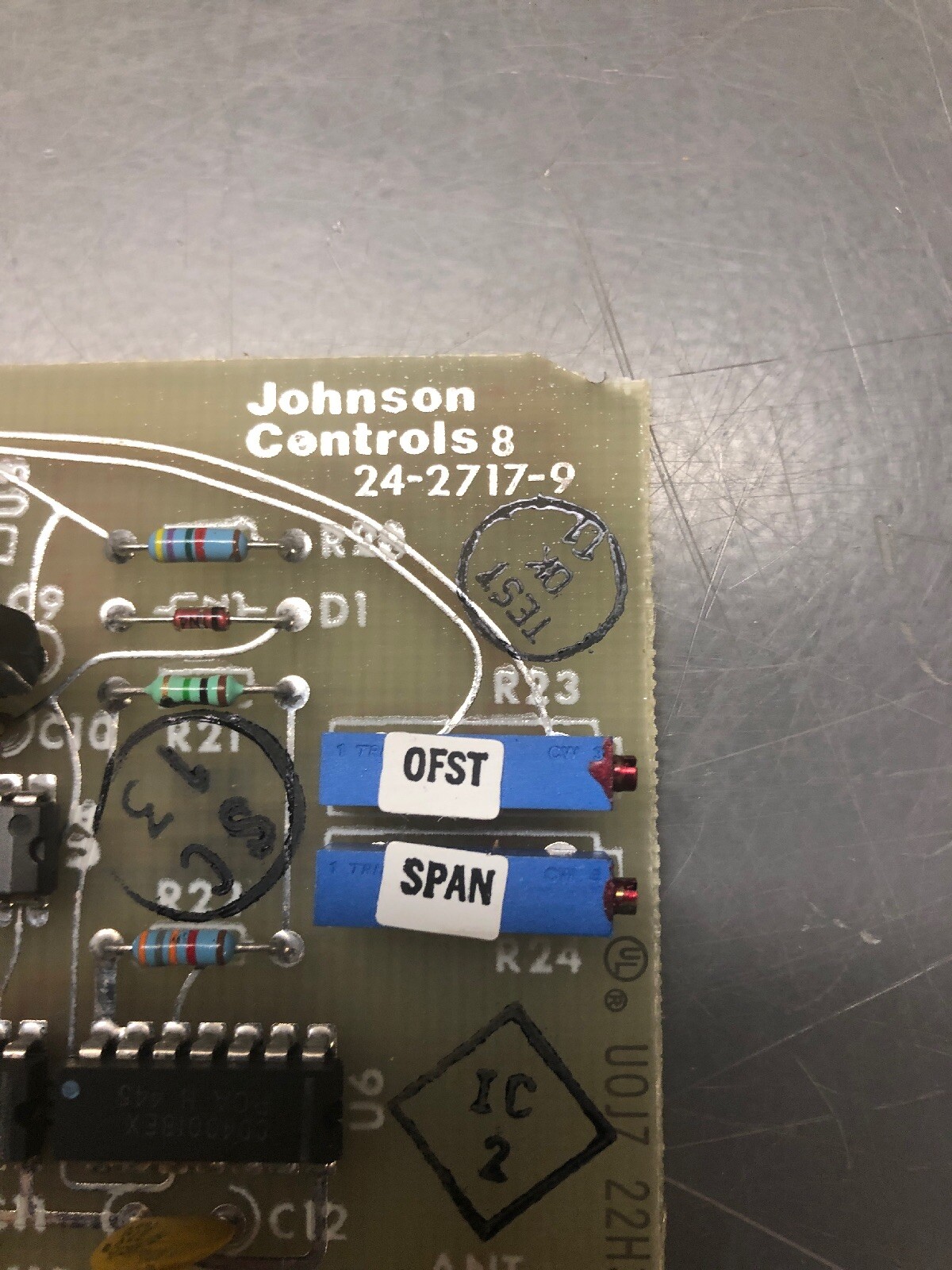 NEW, JOHNSON CONTROLS, ANT-101-0, ANALOG TEMPERATURE MODULE. (6E-1)