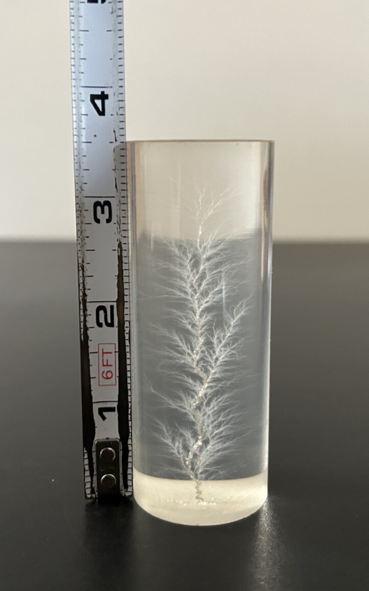 Vintage Lucite Electric Current Display Scuplture 3.5"