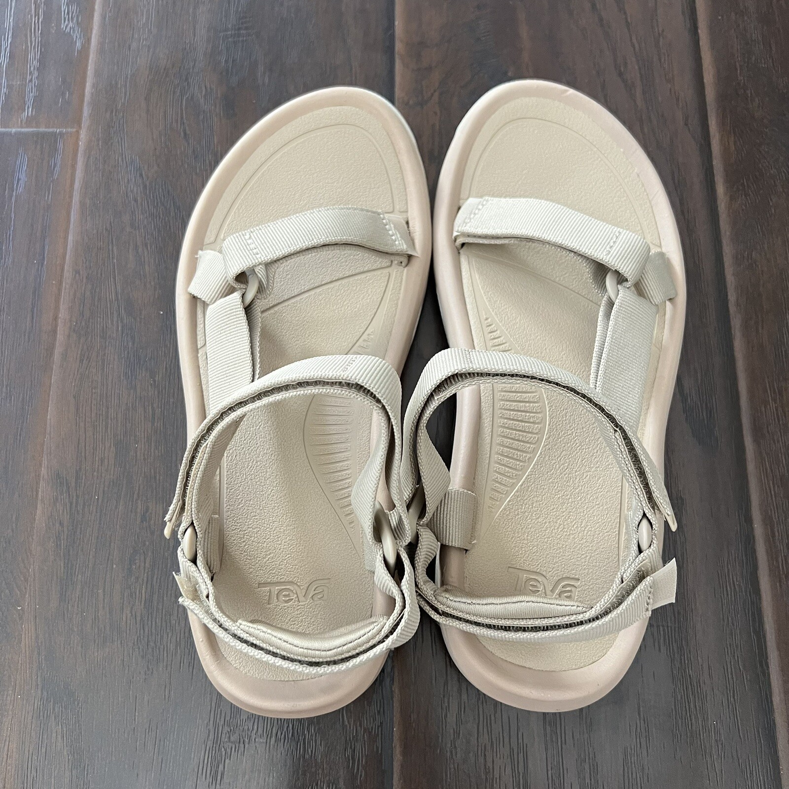 New in the box Teva Women SSME Sesame HURRICANE XLT2 walking sandals Size 8