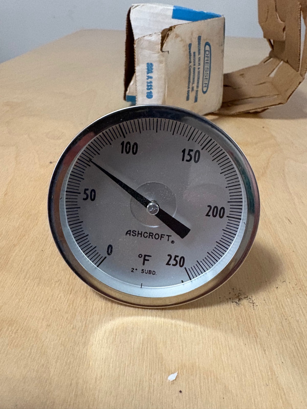 Ashcroft 30BI60R040 0/250F 3" Bi-Metal Thermometer New 0-250F