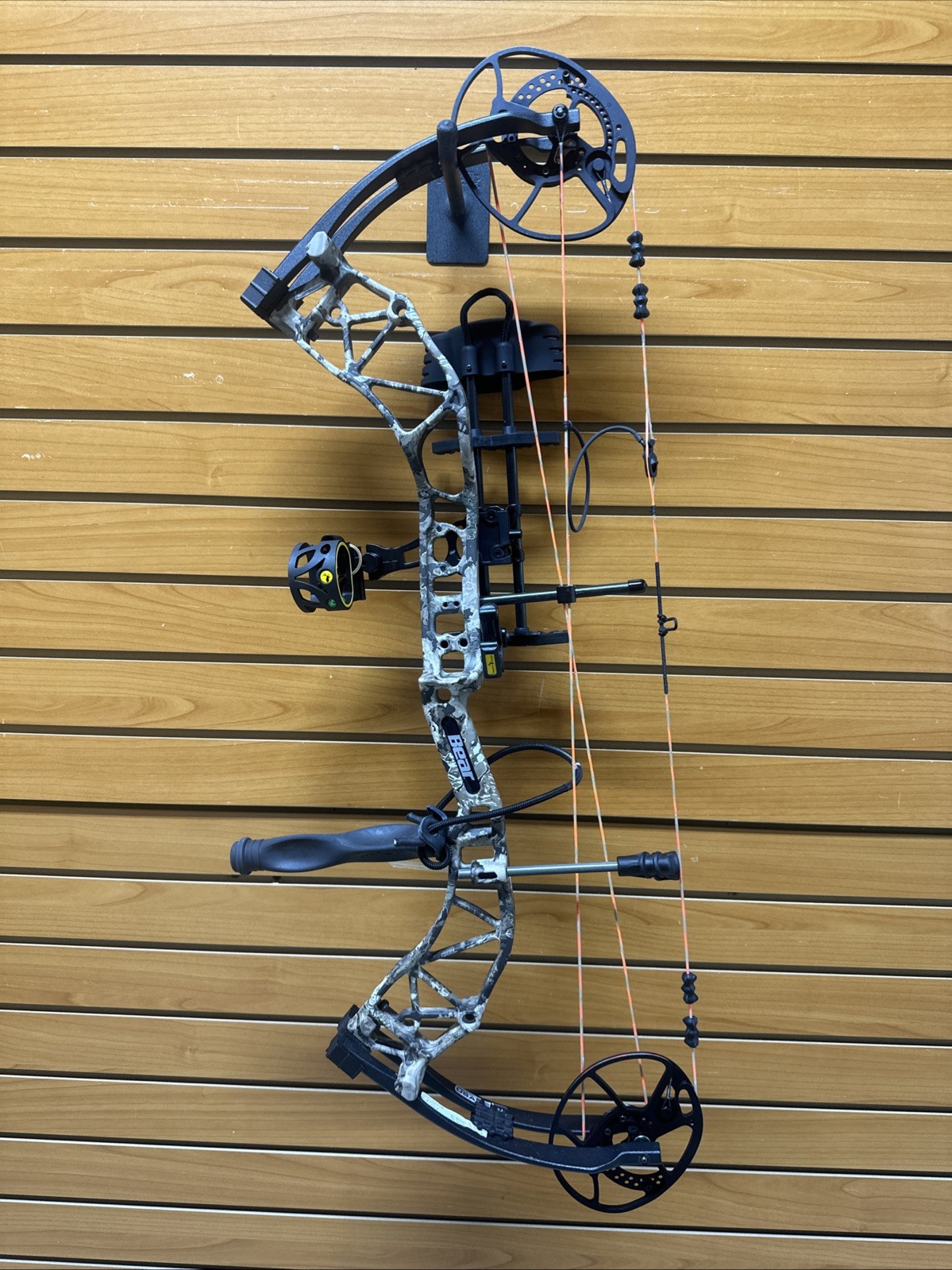 Bear Archery - Resurgence Compound Bow - 25.5-31” - 55-70# - ready to hunt