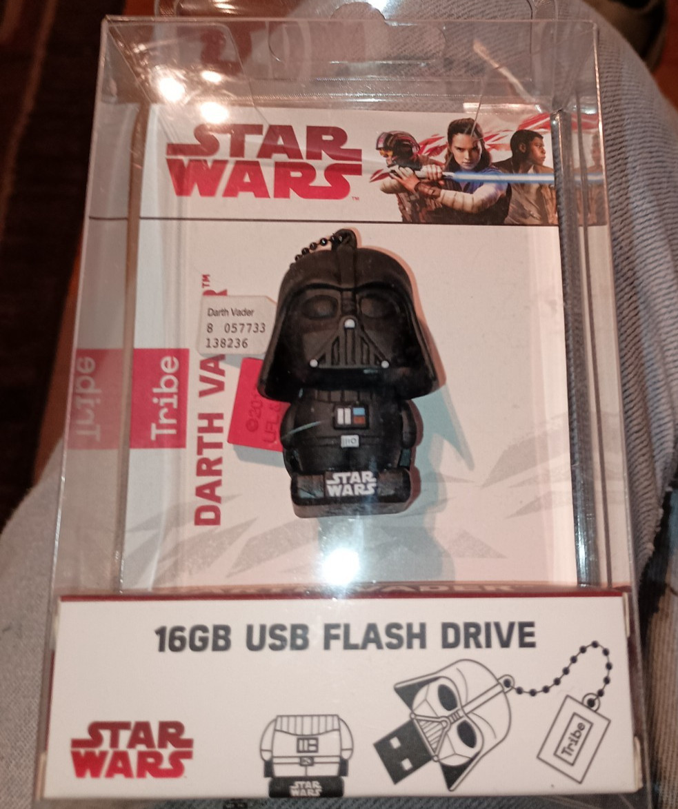 Darth Vader 16 GB USB flash drive