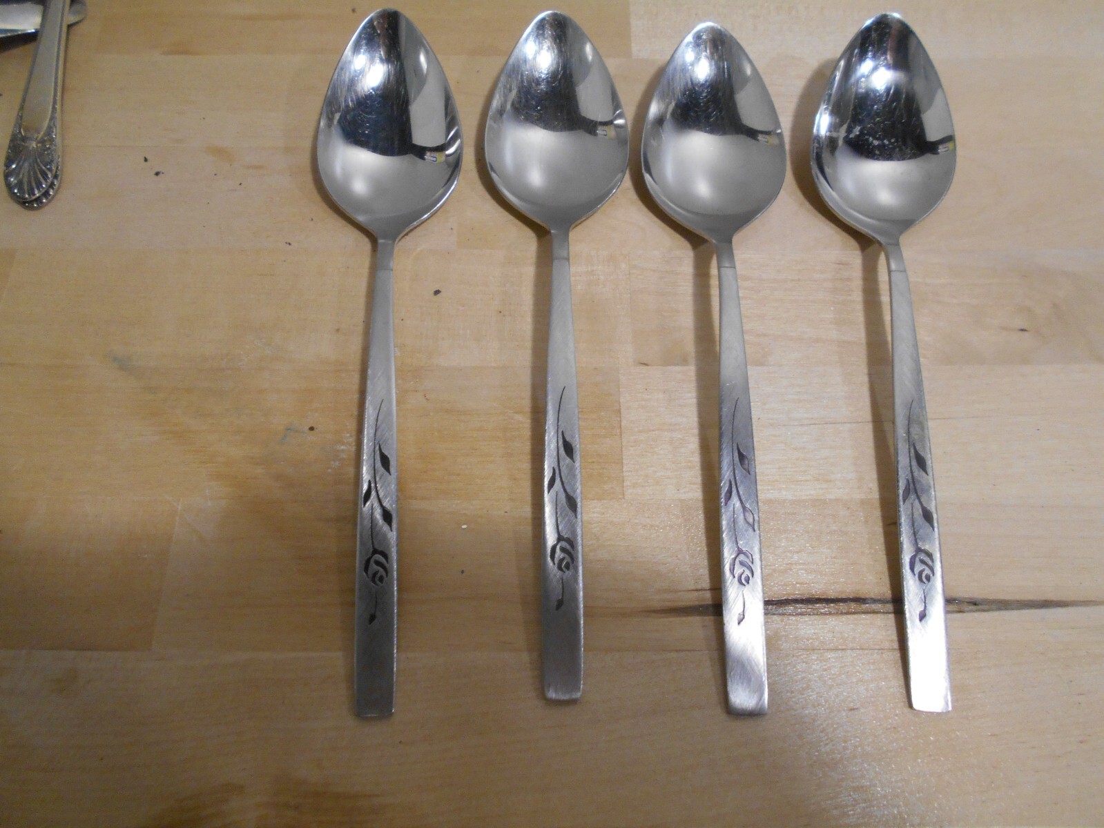 4 Oneidacraft  Deluxe Stainless CAPRISTRANO Pattern Serving Spoons 6680