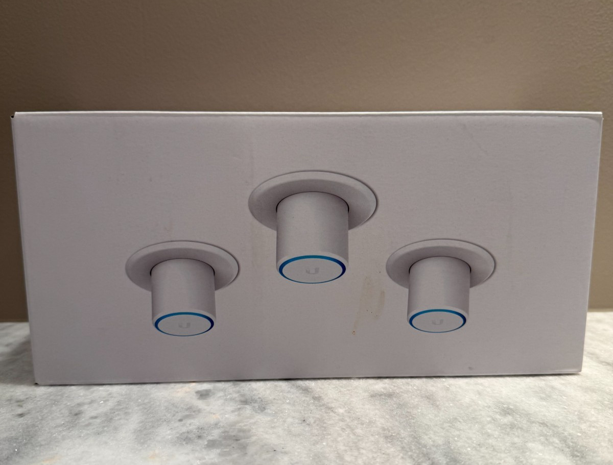 Ubiquiti FlexHD Ceiling Mount, 3-pack | FlexHD-CM-3