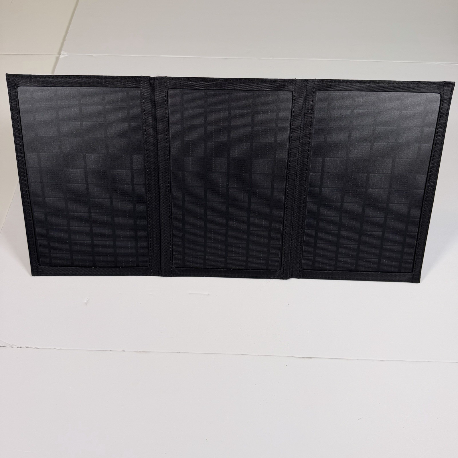 Renogy E.FLEX 21 Portable Solar Panel (R21EF-US)