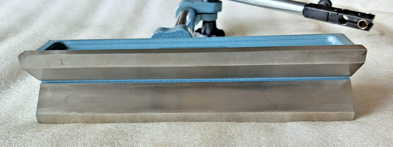 MITUTOYO 914-101 UNIVERSAL FINE ADJUSTMENT MEASURING STAND BASE