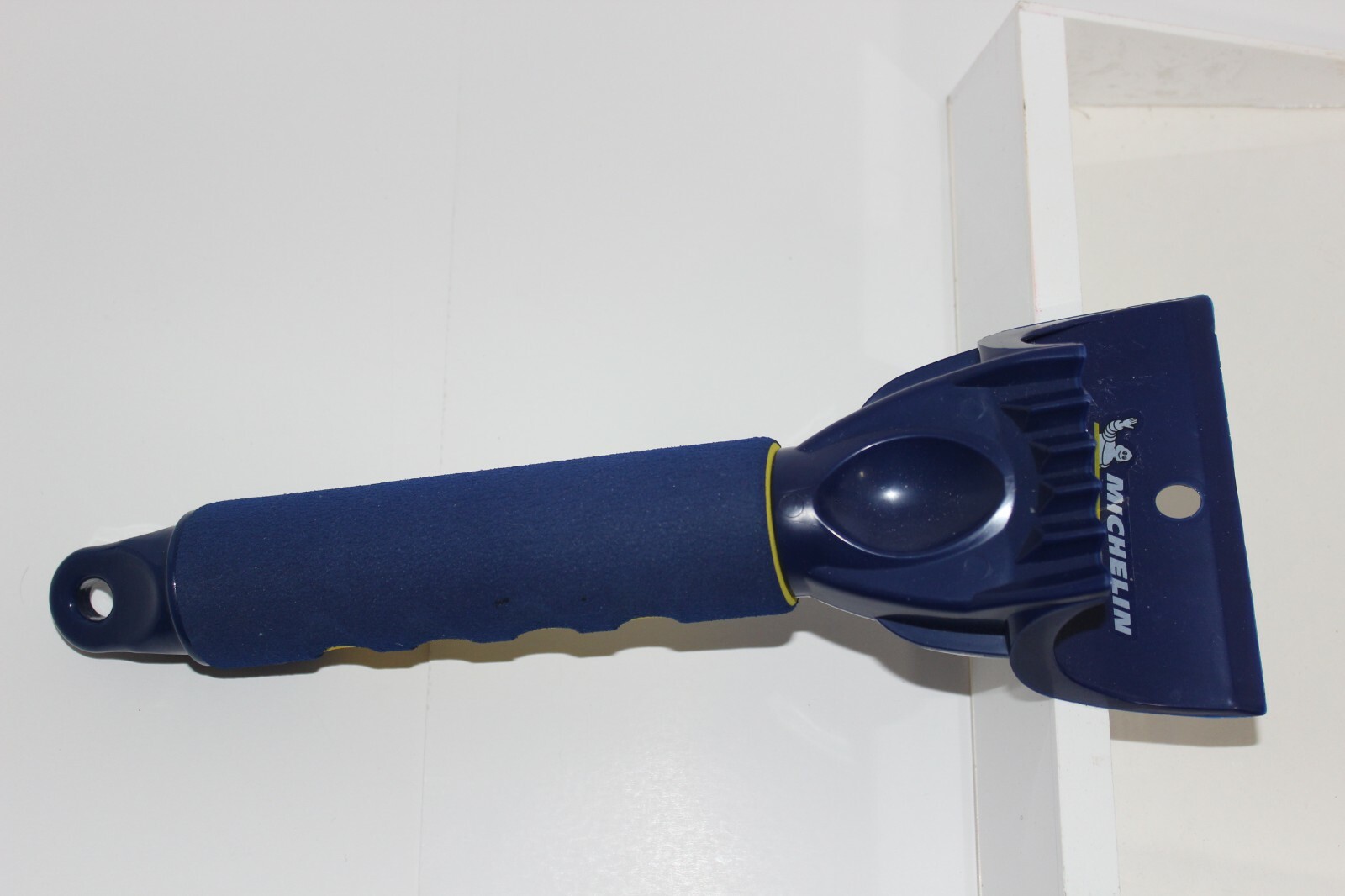 Michelin 11 inch Ice Scraper Extreme Winter Windshield Scraper