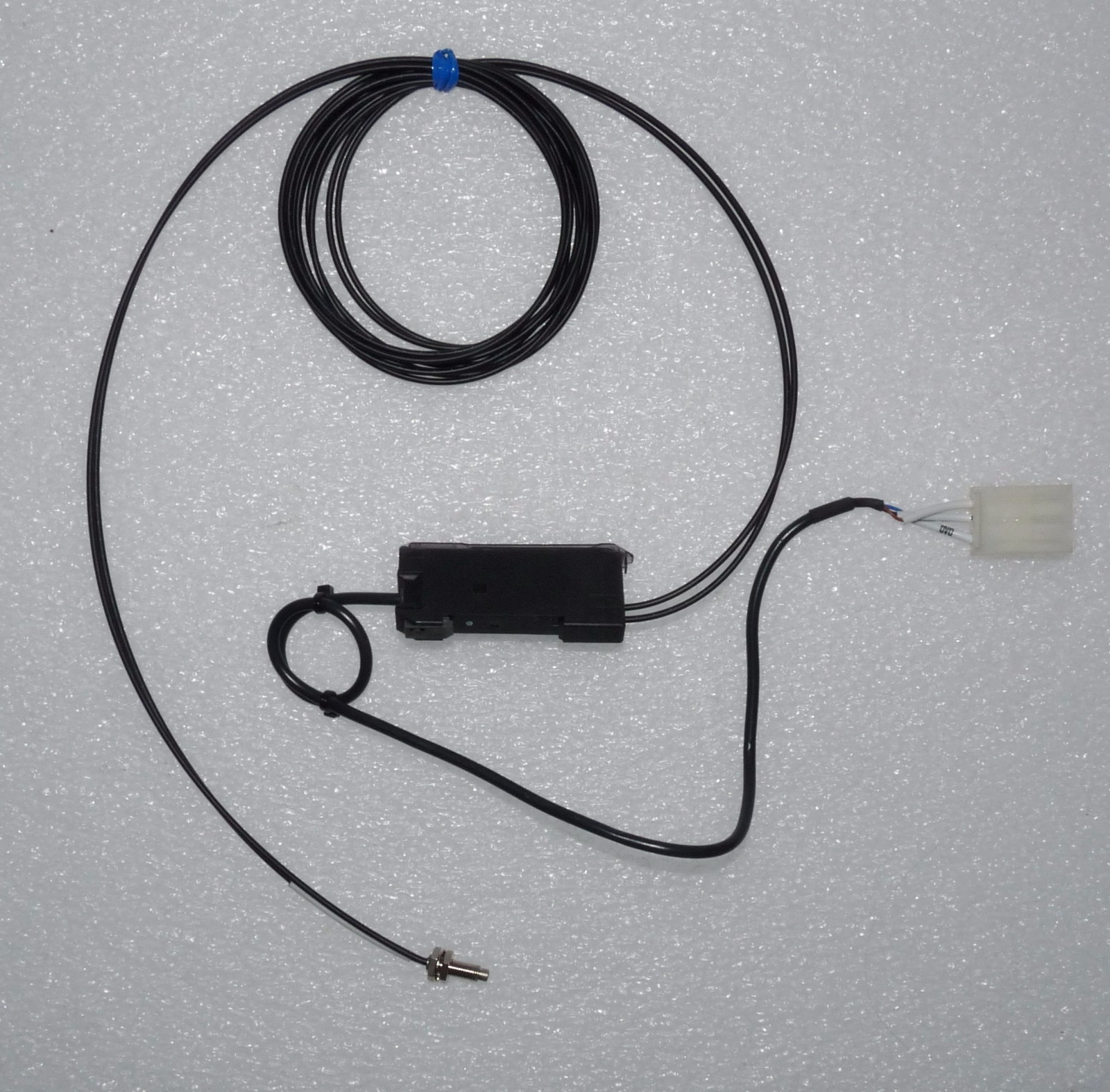 OMRON E3X-DA41-S DIGITAL FIBER SENSOR WITH E32-D11L 2M FIBER OPTIC CABLE NEW