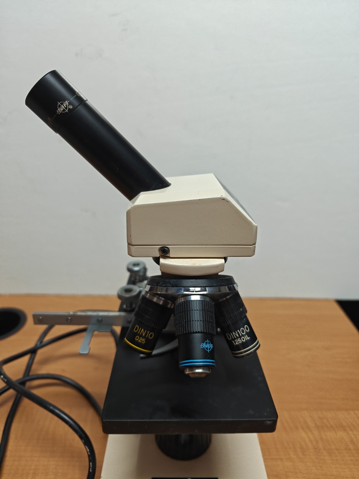 Vintage Swift M3200 Biological Microscope