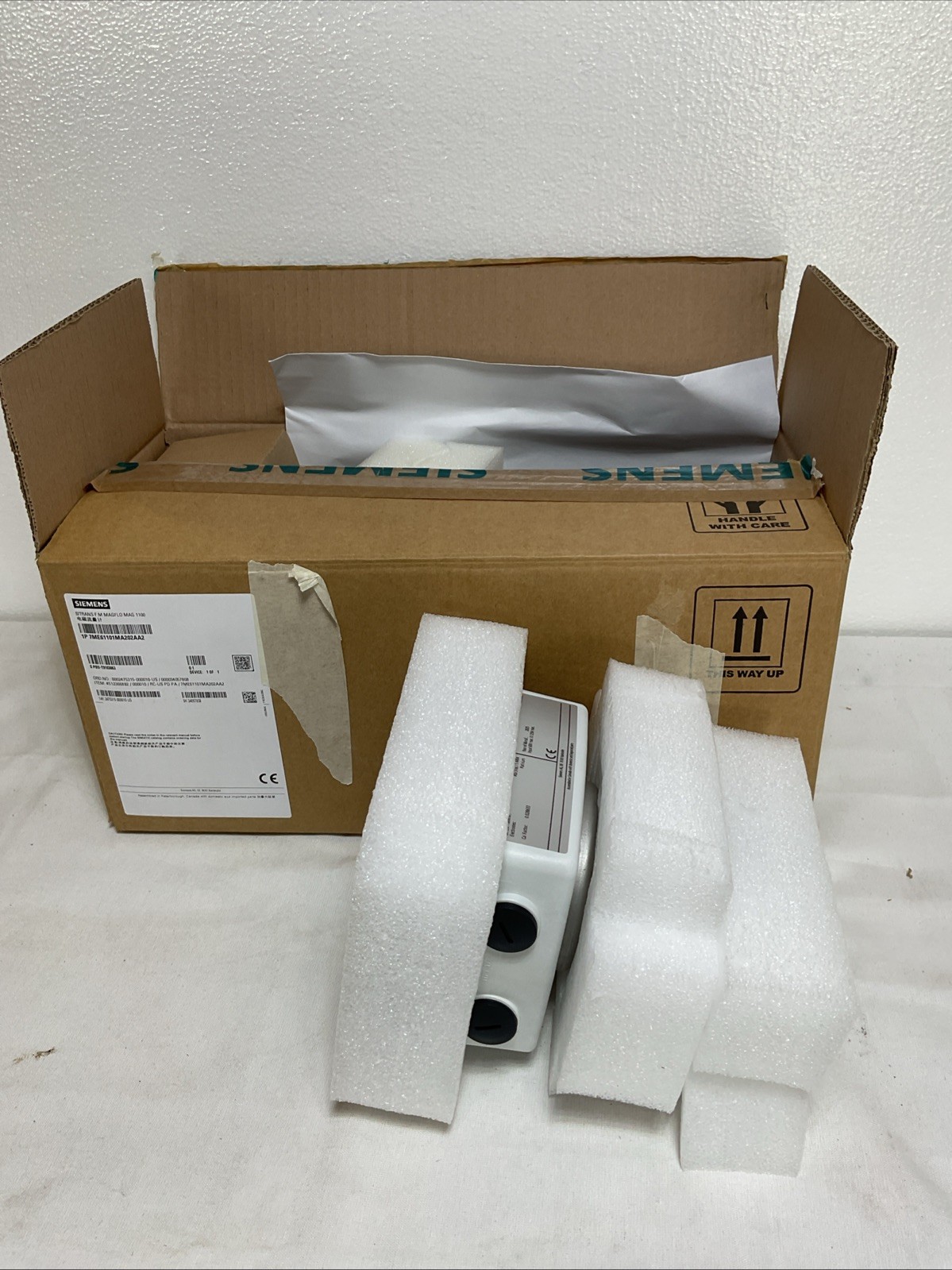 Siemens MAG 1100  STRAINS MAGFLOW METER 7ME6110MA202AA2 1/4” TUBE NEW IN BOX