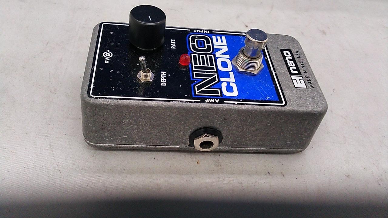 Electro-Harmonix EHX Neo Clone Analog Chorus Guitar Effects Pedal